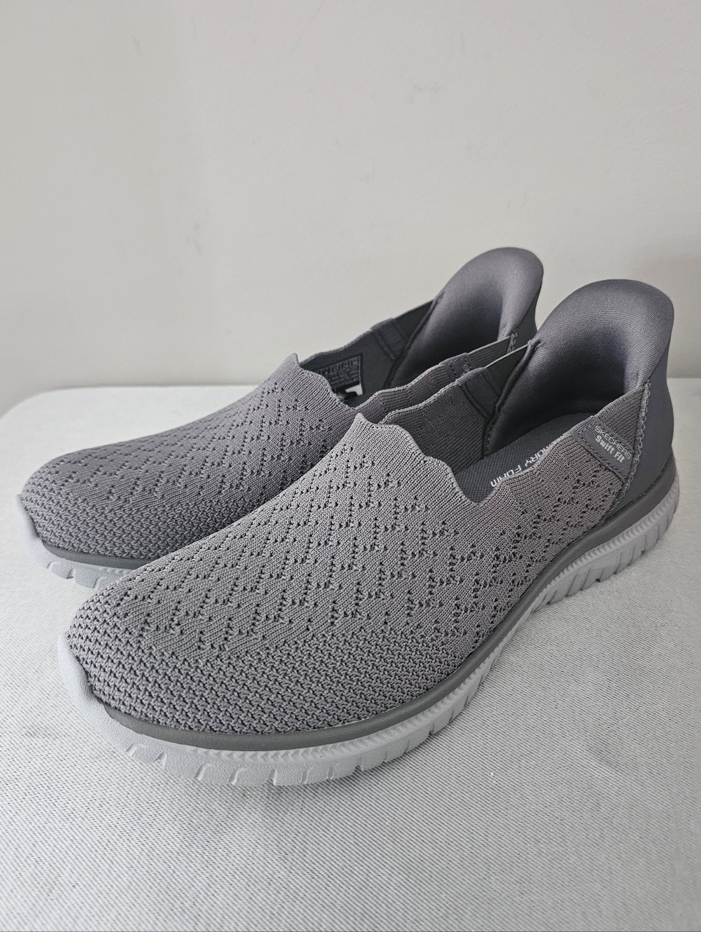 NWOB SKECHERS Hands Fress Swift Fit Womens Gray Sneakers